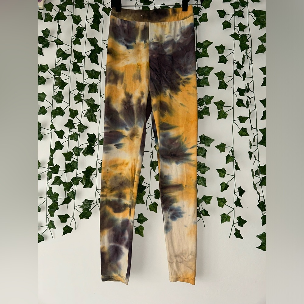 Matching Set:Multiple colors (Size small) - Picture 3 of 9
